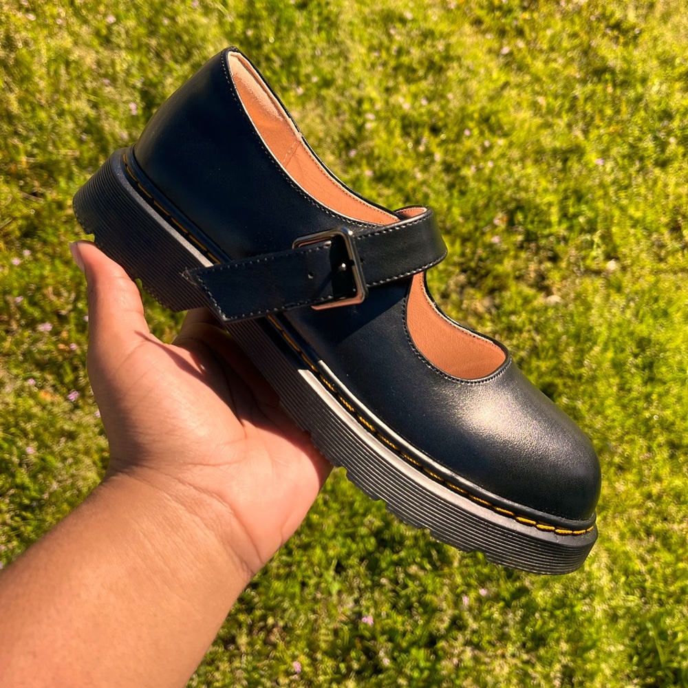 Black Dolly Shoes (size 7) brand new !